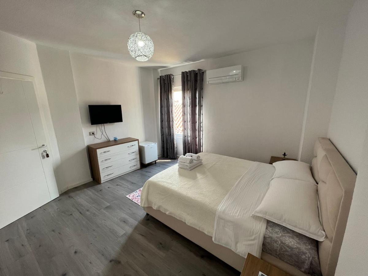 Vila Nikolla Pogradec Exterior foto